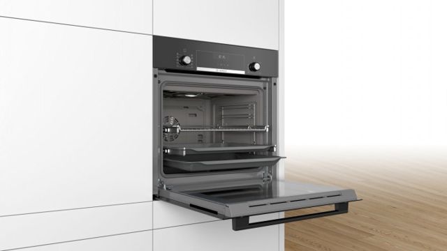 Bosch four encastrable Serie 6 Noir HBJ558YB0Q