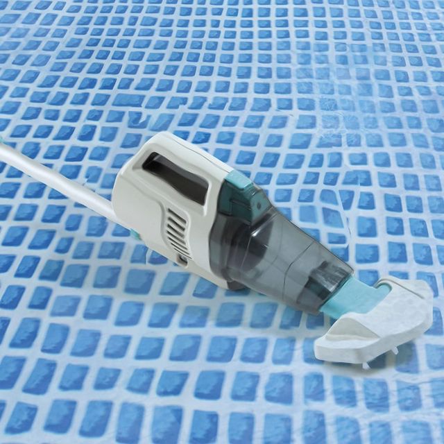 Intex nettoyeur piscine à batterie 28628
