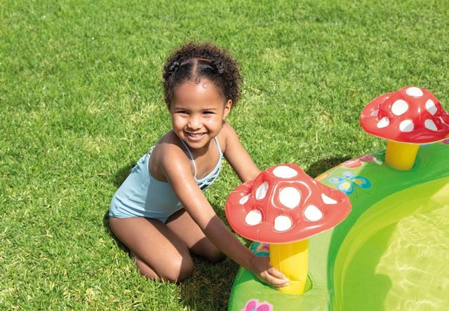 Intex piscine aire de jeux gonflable mon jardin 57154