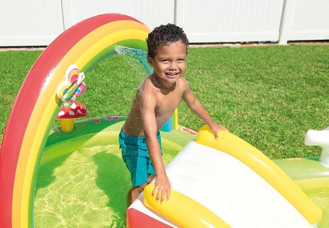Intex piscine aire de jeux gonflable mon jardin 57154