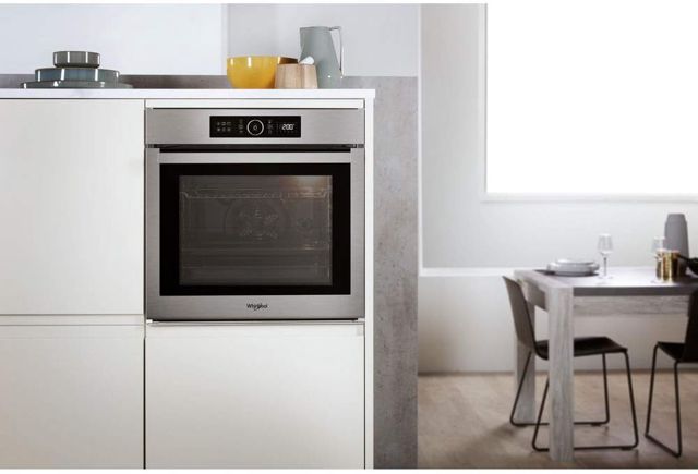 Whirlpool four encastrable 73L pyrolyse akz9629ix