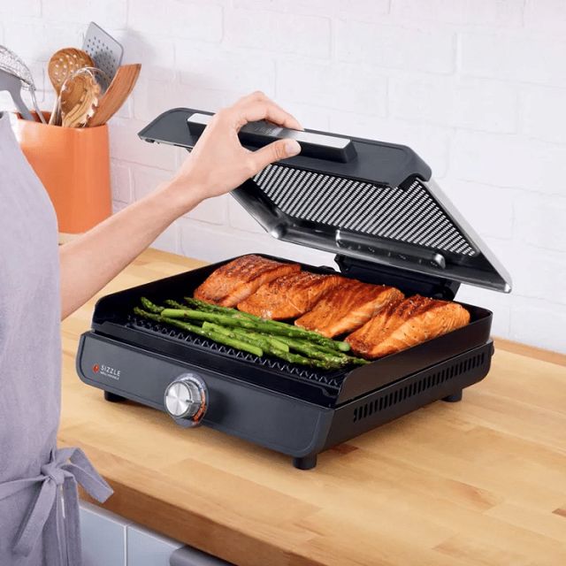 Ninja Sizzle grill et plancha d’intérieur GR101EU
