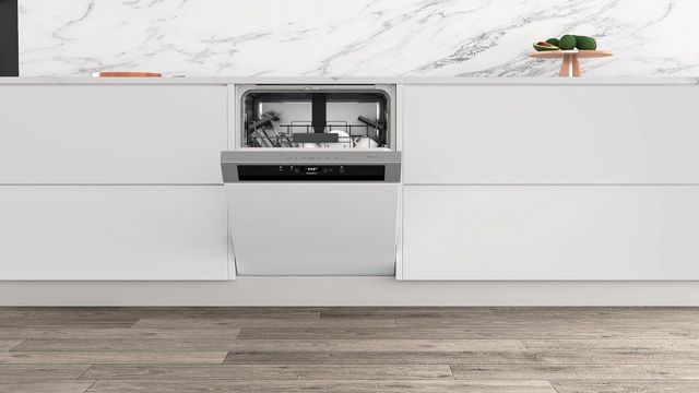 Whirlpool lave vaisselle semi encastrable 6 sens WB6020PX