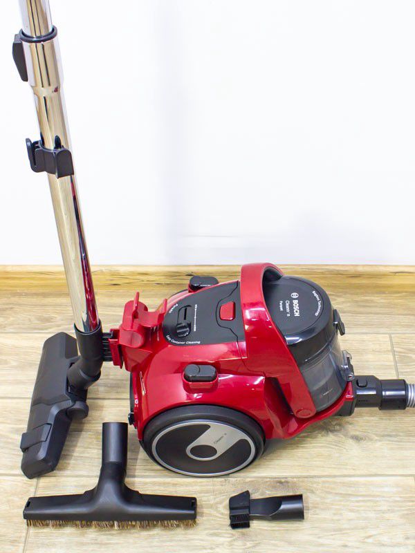 Bosch Aspirateur sans Sac 700 W 1,5 L BGC05AAA2