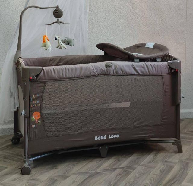 Bébé Love سرير ومحبس أطفال متعدد الوظائف UP650