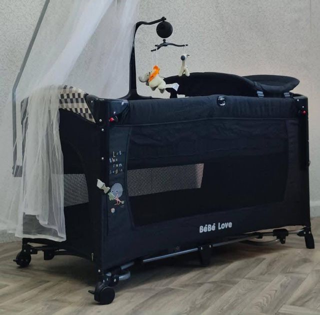 Bébé Love سرير ومحبس أطفال متعدد الوظائف UP650