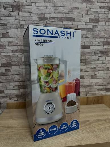 SONASHI BLENDER EN PLASTIQUE 1.5L 400 W AVEC TASSE INCASSABLE SB-201